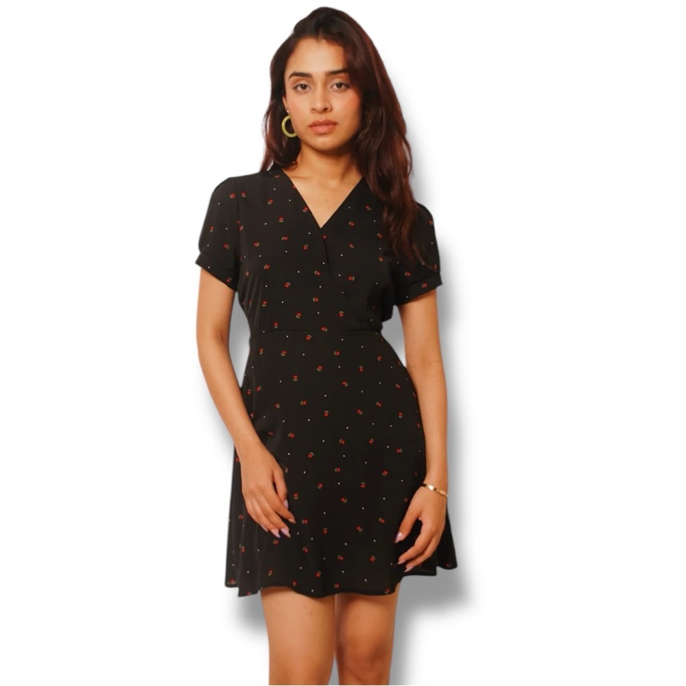 K.ER‎ Women's Black Short Sleeve V-neck Faux Wrap Tulip Print Mini Dress | EUC
